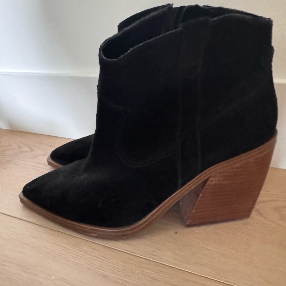 New Vince Camuto black suede booties women’s 9 point toe block heel